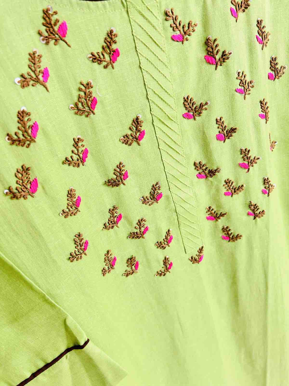 Aangan Boota Straight Kurta